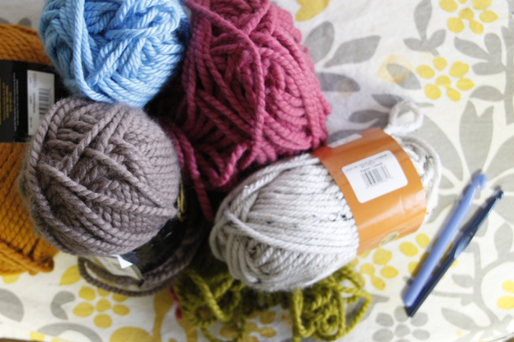 Bernat: Pattern Detail - Baby Jacquards - Ruffle Hat (crochet)